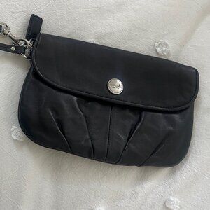 COACH Bleecker Smooth Black Leather Wristlet Bag Purse Pockets Flap Snap Button